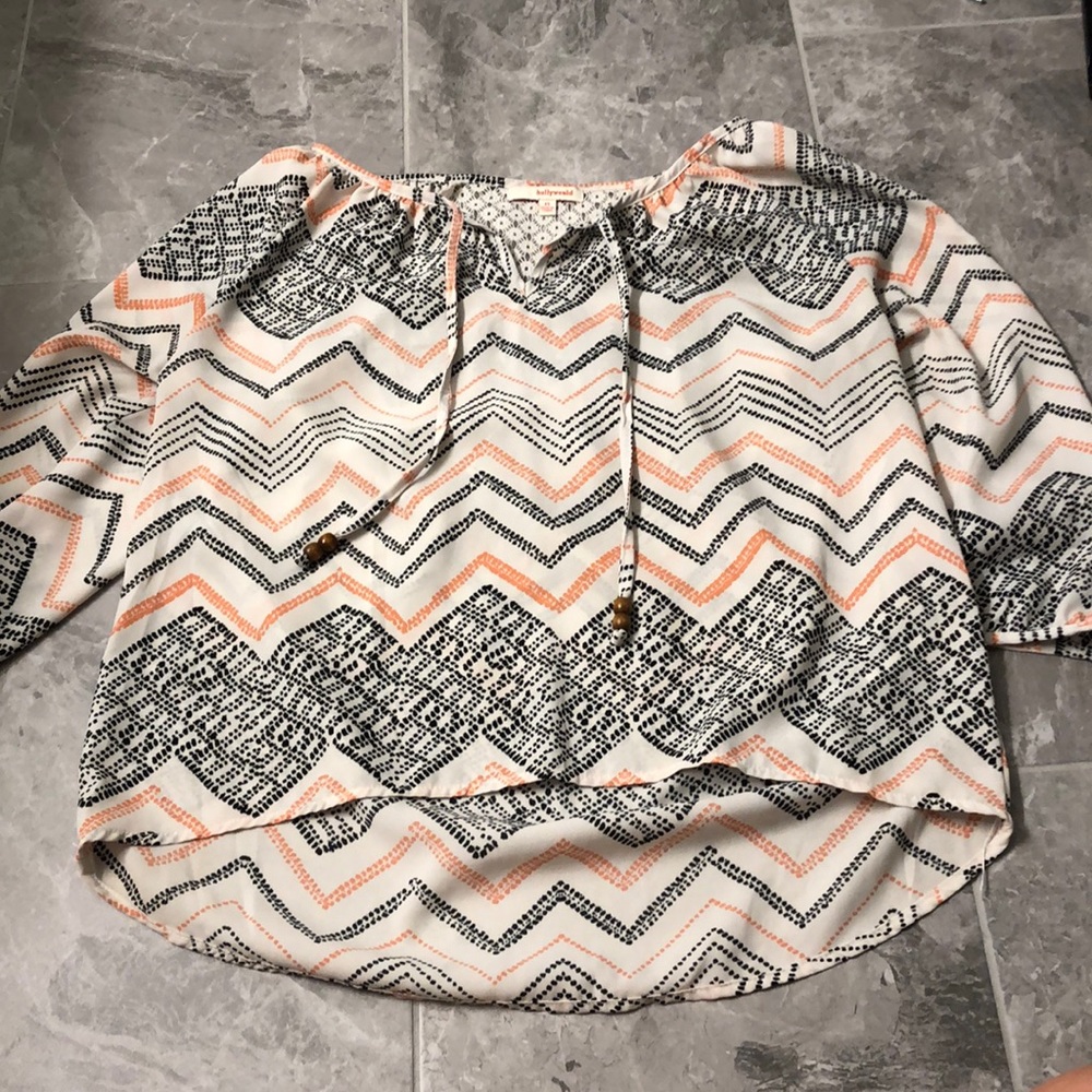A pretty chevron top. Only worn once!!